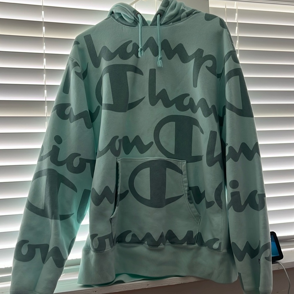 Light blue champion hoodie. Men’s or women’s